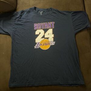 Kobe Bryant 24 Lakers Graphic T-Shirt- men’s X-Large